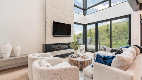 Park City House | Encore by AvantStayMinutes from the Slopes in PC w Hot Tub