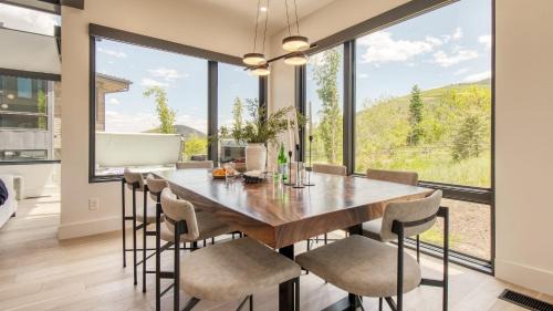 Park City House | Encore by AvantStayMinutes from the Slopes in PC w Hot Tub
