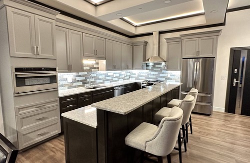 Ashland Condo | Encore Suite 1 @ The Skytower Penthouse