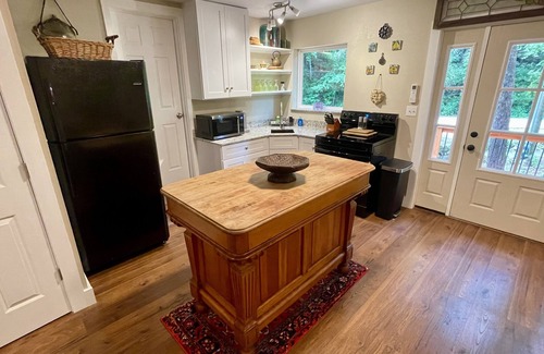 Eureka Springs Cottage | End of summer rates