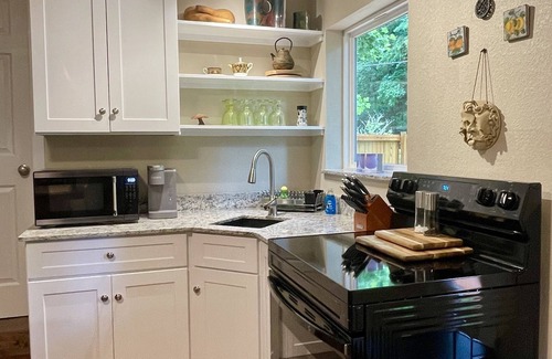 Eureka Springs Cottage | End of summer rates