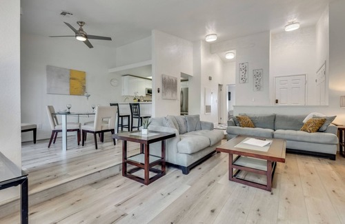 Las Vegas Condo | END OF SUMMER SPECIAL 20 % OFF COME MAKE YOURSELF AT HOME!