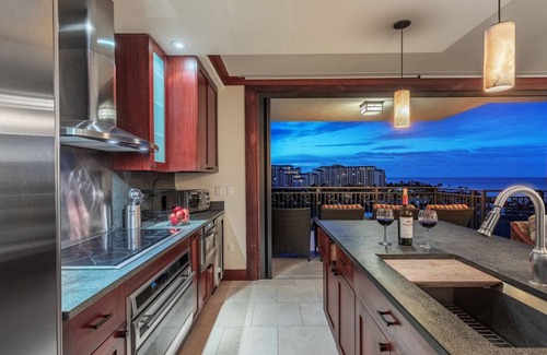 Ko Olina Villa | End Summer in style. Discounted FALL RATES - Poolside Beach Tower - 3 BR/3 BA