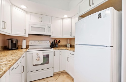 Whitney Beach Condo | End-Unit Beach Villa w Stunning Views–Spacious 2BR Whitney Beach #336 by RVA