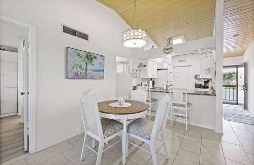 Marco Island Condo | End unit condo w/two pools and steps to beach