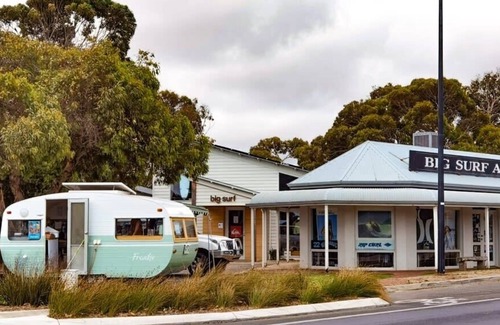 Middleton House | Endeavour at McLeod Rd Middleton-Near Beach-Family