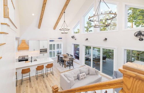 Wise House | Endless Summer | 10 ft Water Depth | Amenities Galore