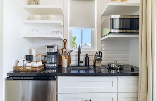 San Pedro Cottage | Endless Summer at Mahogany Bay - Unit B
