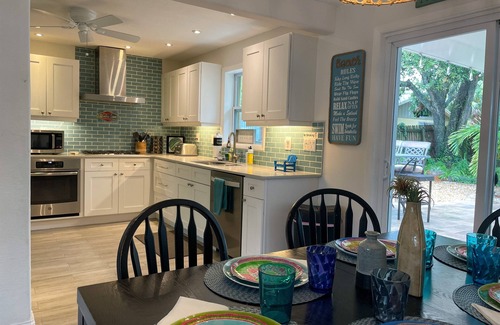 New Smyrna Beach House | Endless Summer Beach house - 1 block to Beach & Flagler Ave