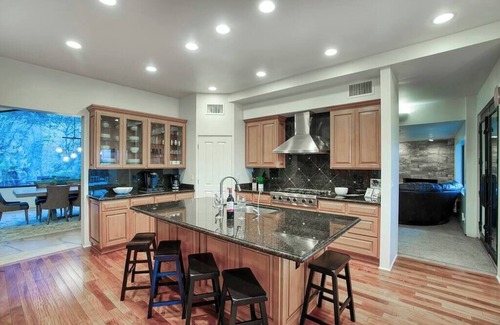 Turquoise Hills House | Endless Views Summary