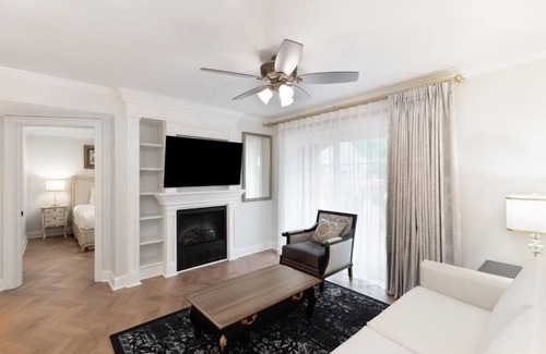 Williamsburg Resort | Enjoy a 2BR luxurious villa @ Williamsburg Westgate Resort.