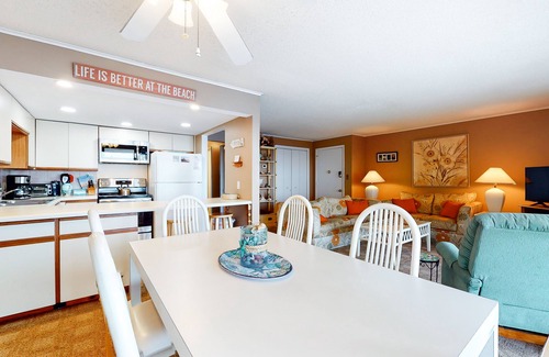 Midtown Ocean City Condo | Enjoy a Bayfront Balcony, Amazing Views, WiFi, Central AC & Shared Outdoor Pool