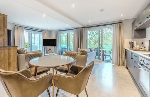 North Stoke Ski Chalet | Enjoy a break in the Mill Pond Premier Lodge.