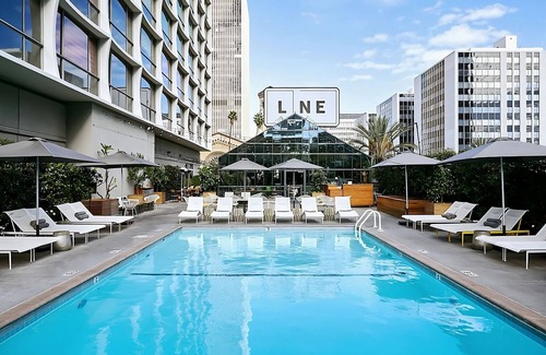 Wilshire Center House | Enjoy a Hassle-Free and Comfortable Stay! Hill View, Near Madison Avenue Park