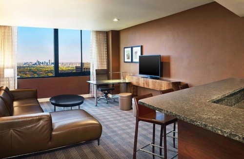 Union Square House | Enjoy a mountainside stay at our hotel in Lakewood, Colorado