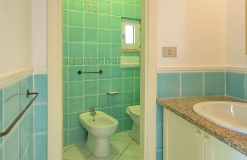 Canneddi House | Enjoy a relaxing vacation in this beautiful cottage near the beach!