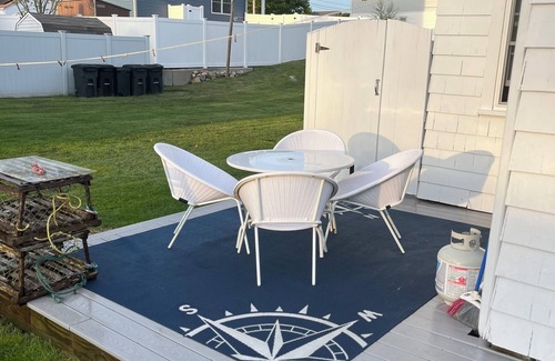 Narragansett Cottage | Enjoy a Relaxing Time in Narragansett, 2 Blocks From The Beach
