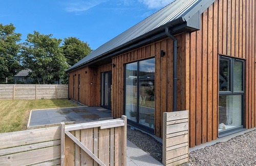 Broadford House | Enjoy a serene and relaxing holiday experience at Riverbank Cottage Isle of Skye
