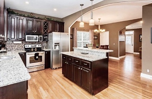 Historic Edgefield House | Enjoy a spacious private residence loaded with amenities and amazing views!