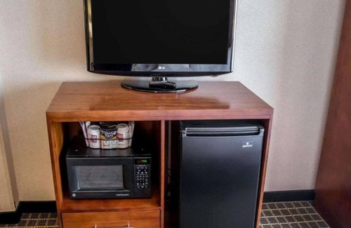 Far Southwest House | Enjoy a spacious stay near downtown Portland!