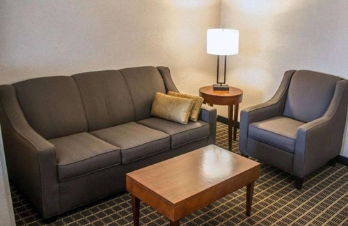 Far Southwest House | Enjoy a spacious stay near downtown Portland!
