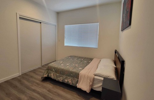 Union City House | Enjoy a stylish 2 bed & 2 bath Modern Guesthouse