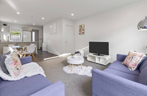 Edgeware House | Enjoy a Stylish Experience at This Centrally Located Property