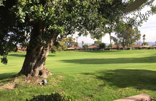 Rancho Mirage Condo | Enjoy a true desert oasis. Golf, tennis, clubhouse and pools in gated community