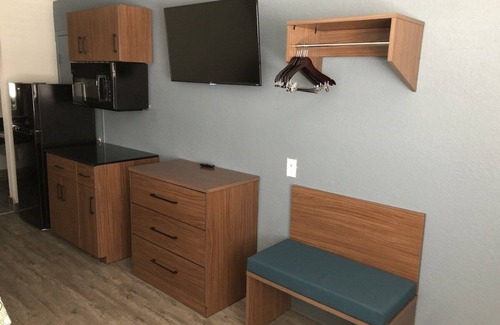 Arena District House | Enjoy Affordable Comfort Near San Antonio Zoo – Great for Tourists - 4 Units