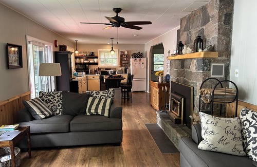 Hastings Highlands Cottage | Enjoy an escape in an all season cottage on Lake Kamaniskeg in Barry's Bay