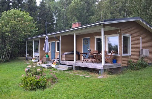 Rauma Cottage | Enjoy clean Nordic nature in this peaceful seaside cottage