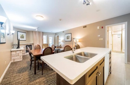 Oro-Medonte Apartment | Enjoy Country Club Living in this Modern, Spacious Suite w/Loads of Amenitiesn