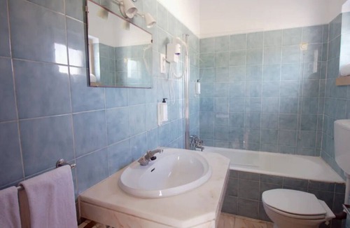 Praia das Macas House | Enjoy Enchanting Views of The Ocean!Beachfront Access, Pets Allowed, Sun Terrace