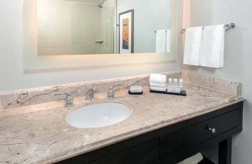 Park Central Hotel | Enjoy Free Made-to-Order Breakfast Daily! FREE Parking, Indoor Pool!