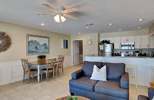 Crystal Beach Condo | Enjoy Gulf-Front Views From Your Private Balcony | Near Area Attractions