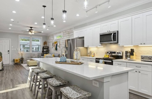 Bay St Louis House | Enjoy luxurious accommodations at LaMaison Cotiere
