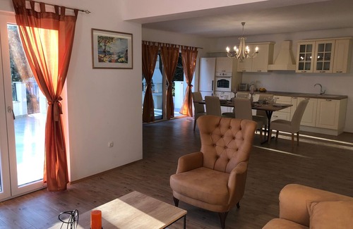Makarska Villa | Enjoy Nature`s Beauty with 30% off in New House