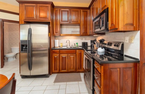 San Pedro Condo | Enjoy ocean and beach views from this 2 bedroom condo - Gold Standard Approved