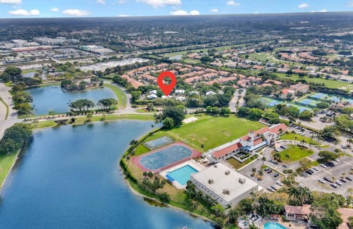 Mission Bay Apartment | Enjoy our 2 bedroom, 2 bath top floor apartment in West Boca Raton