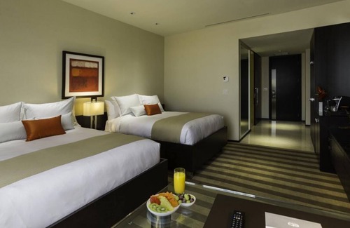 Seybold House | Enjoy Our Stress-Free Experiene w/Shuttle Service to Miami Airport! 3 Spaces