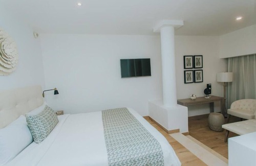 Bavaro Hotel | Enjoy Premier Family Experiences at Room Near Playa Juanillo Delights!