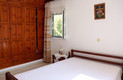 Istron Apartment | Enjoy privacy and calm very close to the beach - holiday home Istron, Crete