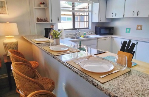 Indian Rocks Beach House | Enjoy Sunsets at Fully Equipped 3BR Beach House! 🏖
