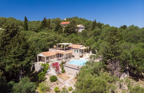 Koutsi Villa | Enjoy sunsets in an unobstructed scenery
