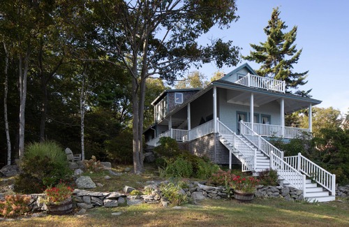 Peaks Island Cottage | Enjoy Sweeping Waterfront View, Watch Lobster Boats from Porch