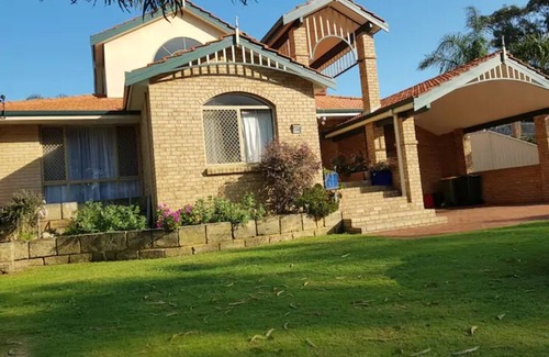 Falcon House | Enjoy the beautiful Falcon Bay beaches