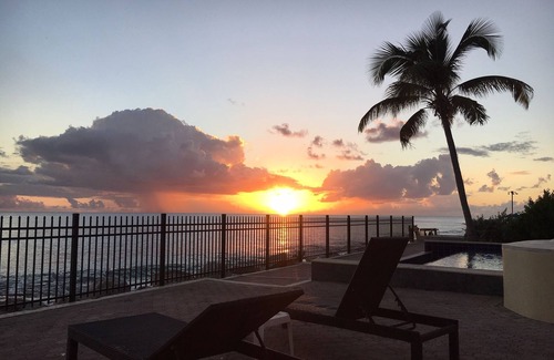 Pelican Key Condo | ENJOY THE BEAUTY OF ST MAARTEN BY STAYING RIGHT ON THE OCEAN IN LUXURY CONDO