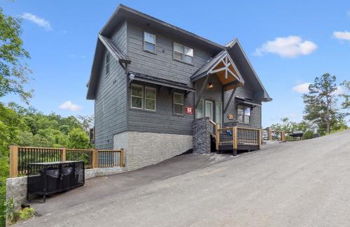 Sevierville House | Enjoy the "Calm On The Water" in a Relaxing Luxurious Pool Cabin on the Lake!