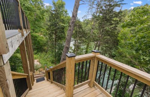 Sevierville House | Enjoy the "Calm On The Water" in a Relaxing Luxurious Pool Cabin on the Lake!