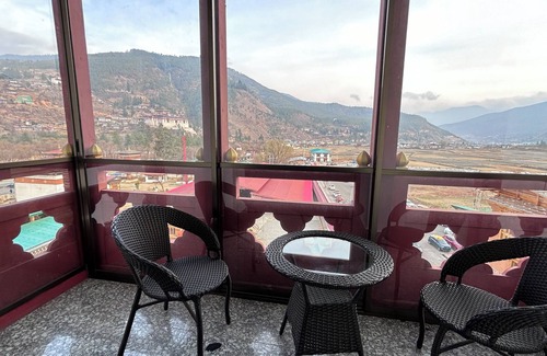Paro House | Enjoy the Culturally preserved Paro Town in Bhutan.